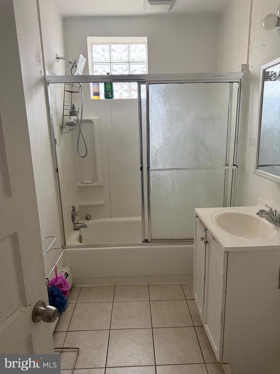 Image 8 of property listing at 3727 6TH ST, Brookhaven, PA 19015