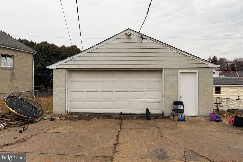 Image 9 of property listing at 3727 6TH ST, Brookhaven, PA 19015