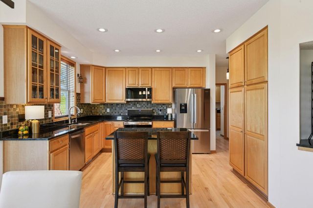 583 Summerfield Drive, Chanhassen, MN 55317