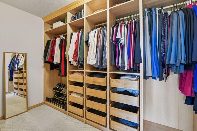 583 Summerfield Drive, Chanhassen, MN 55317