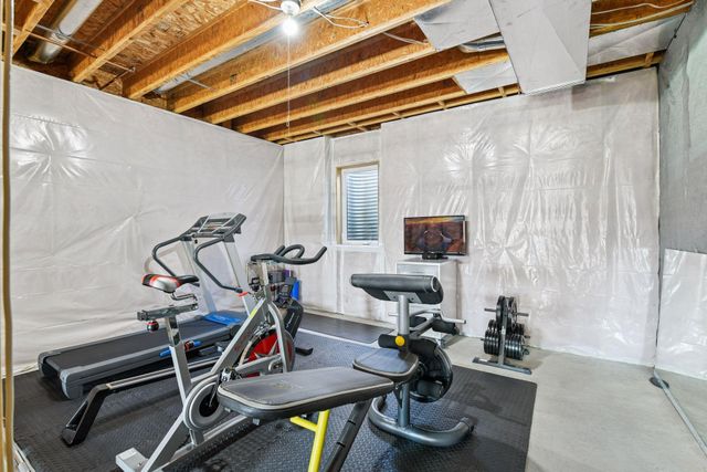 583 Summerfield Drive, Chanhassen, MN 55317