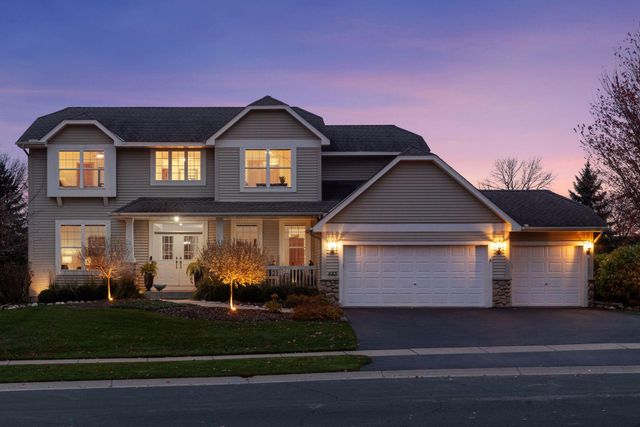 583 Summerfield Drive, Chanhassen, MN 55317