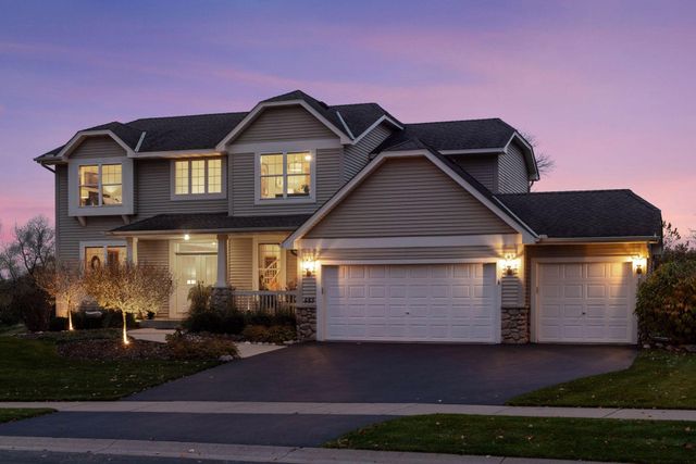 583 Summerfield Drive, Chanhassen, MN 55317