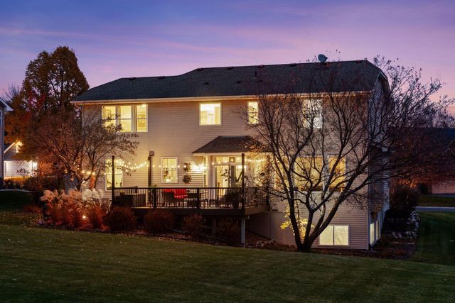 583 Summerfield Drive, Chanhassen, MN 55317