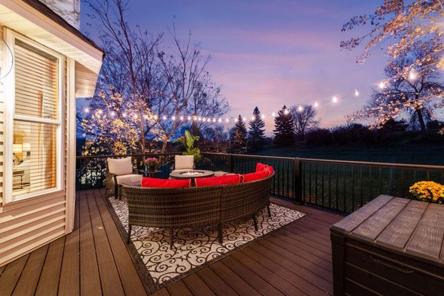 583 Summerfield Drive, Chanhassen, MN 55317