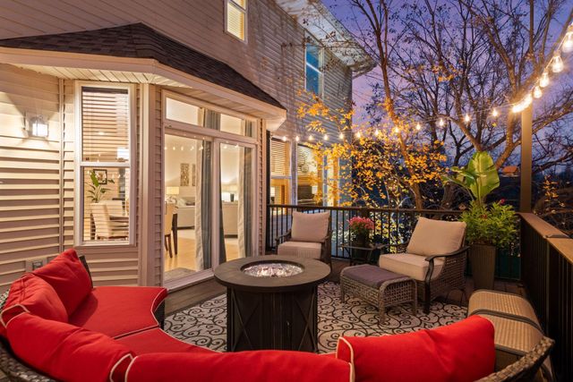 583 Summerfield Drive, Chanhassen, MN 55317