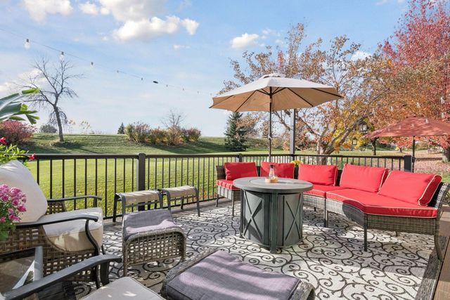 583 Summerfield Drive, Chanhassen, MN 55317