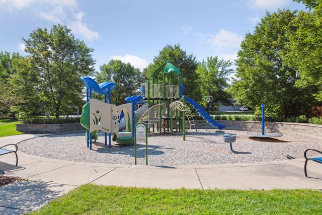 583 Summerfield Drive, Chanhassen, MN 55317