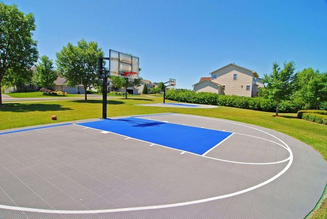 583 Summerfield Drive, Chanhassen, MN 55317