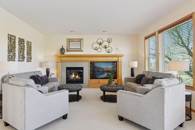 583 Summerfield Drive, Chanhassen, MN 55317