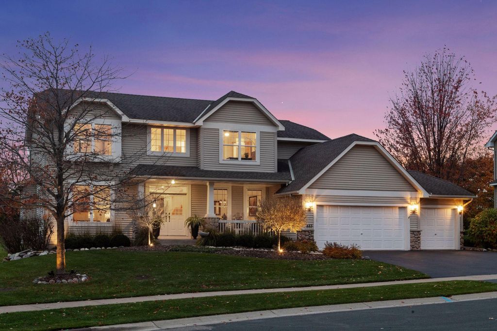 583 Summerfield Drive, Chanhassen, MN 55317