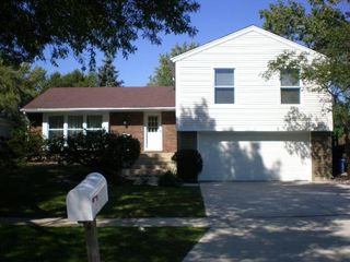 97 N Walnut Lane, Schaumburg, IL 60194