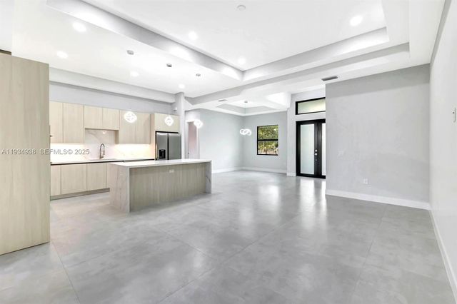 3366 72Th AVE NE, Naples, FL 34120