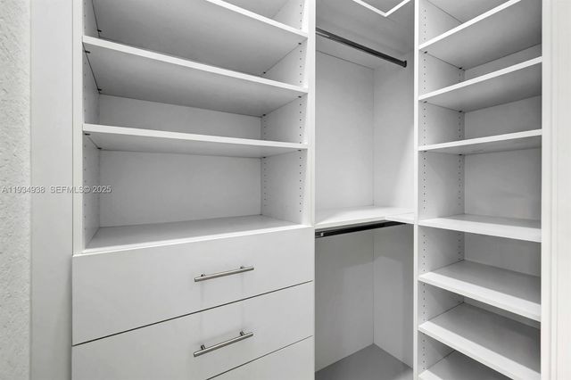 3366 72Th AVE NE, Naples, FL 34120