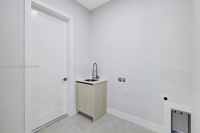 3366 72Th AVE NE, Naples, FL 34120