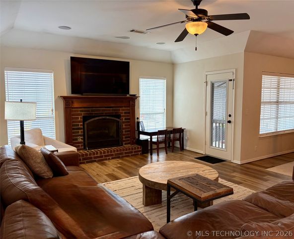 10221 E 114th Place S, Bixby, OK 74008