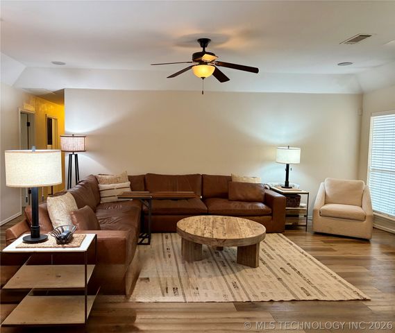 10221 E 114th Place S, Bixby, OK 74008