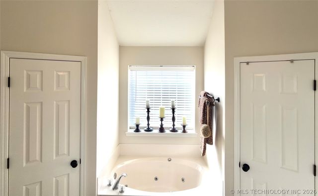 10221 E 114th Place S, Bixby, OK 74008