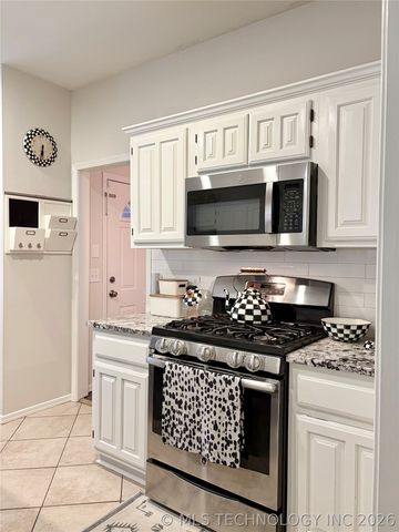 10221 E 114th Place S, Bixby, OK 74008