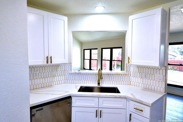 7739 Dashwood, San Antonio, TX 78240