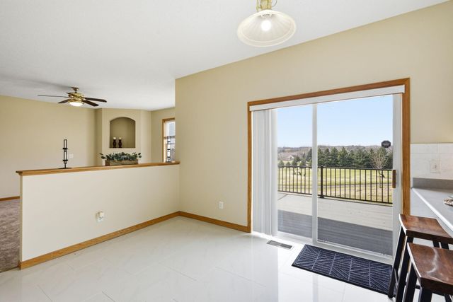 2888 Eagle Valley Drive, Woodbury, MN 55129