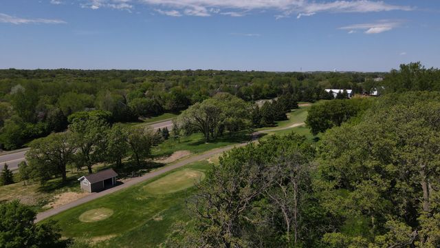 2888 Eagle Valley Drive, Woodbury, MN 55129