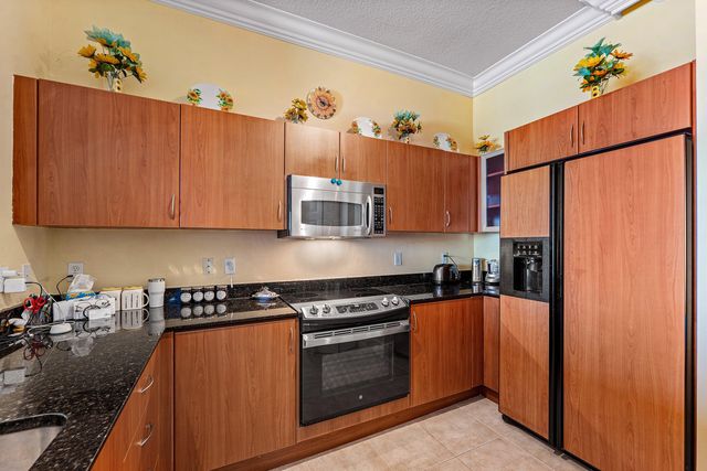 806 E Windward Way 622, Lantana, FL 33462