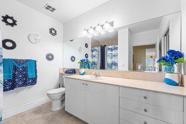 806 E Windward Way 622, Lantana, FL 33462