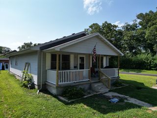 557 N 5th Street, Watseka, IL 60970