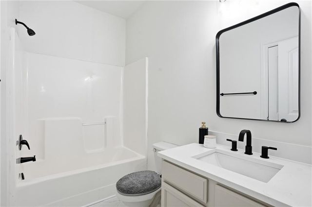 8169 Lochley Drive, Fairburn, GA 30213