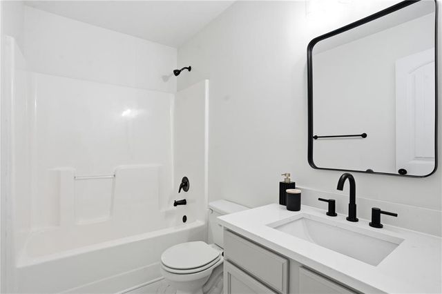 8169 Lochley Drive, Fairburn, GA 30213