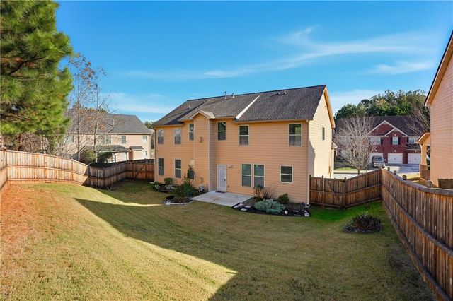 8169 Lochley Drive, Fairburn, GA 30213