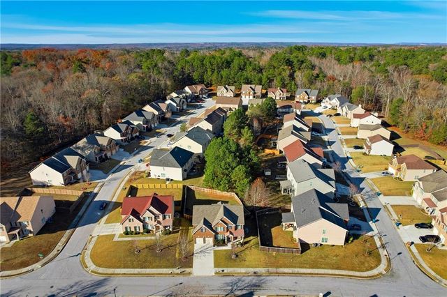 8169 Lochley Drive, Fairburn, GA 30213