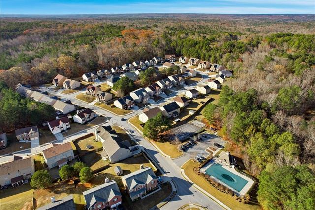 8169 Lochley Drive, Fairburn, GA 30213