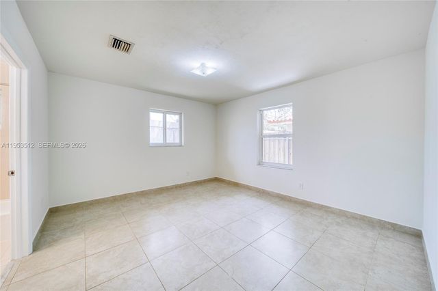 9557 SW 40th Ter 9557, Miami, FL 33165