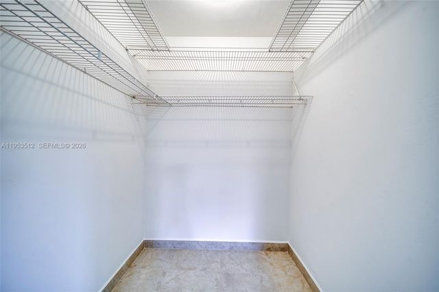 9557 SW 40th Ter 9557, Miami, FL 33165