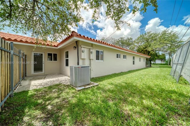 9557 SW 40th Ter 9557, Miami, FL 33165