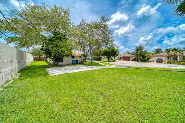 9557 SW 40th Ter 9557, Miami, FL 33165