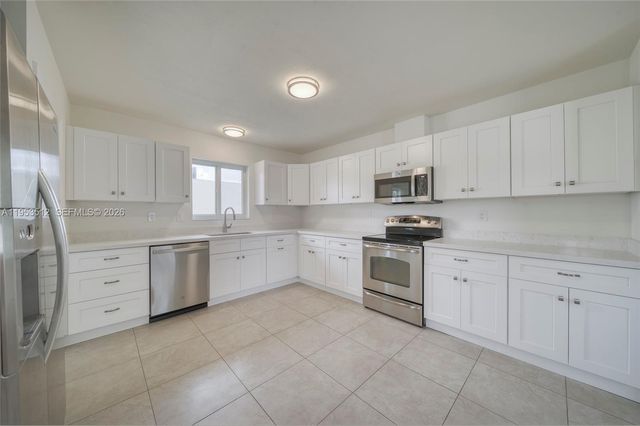 9557 SW 40th Ter 9557, Miami, FL 33165