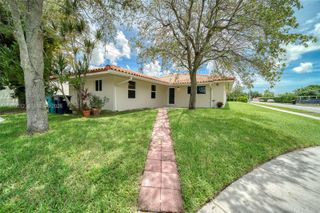 9557 SW 40th Ter 9557, Miami, FL 33165