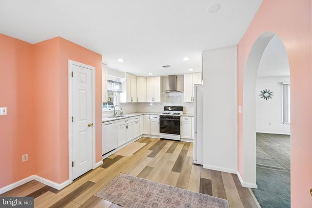 12 LAWN AVE, Norristown, PA 19403