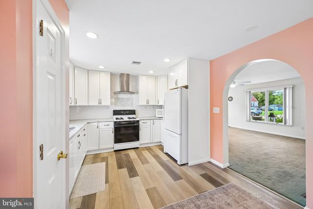 12 LAWN AVE, Norristown, PA 19403