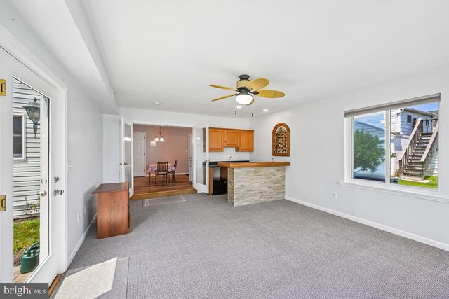 12 LAWN AVE, Norristown, PA 19403