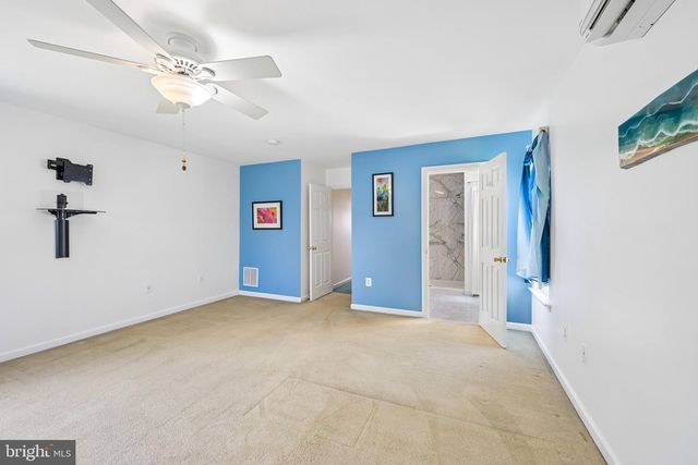 12 LAWN AVE, Norristown, PA 19403