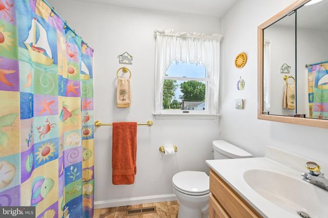 12 LAWN AVE, Norristown, PA 19403