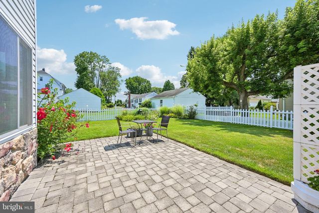 12 LAWN AVE, Norristown, PA 19403