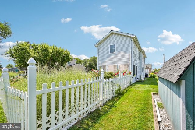 12 LAWN AVE, Norristown, PA 19403