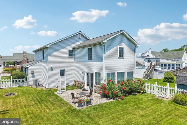 12 LAWN AVE, Norristown, PA 19403