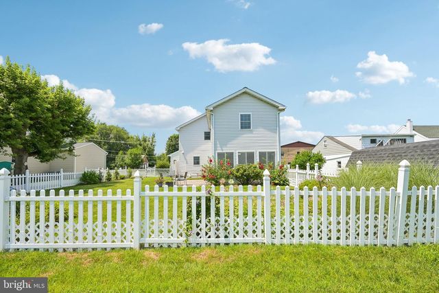 12 LAWN AVE, Norristown, PA 19403
