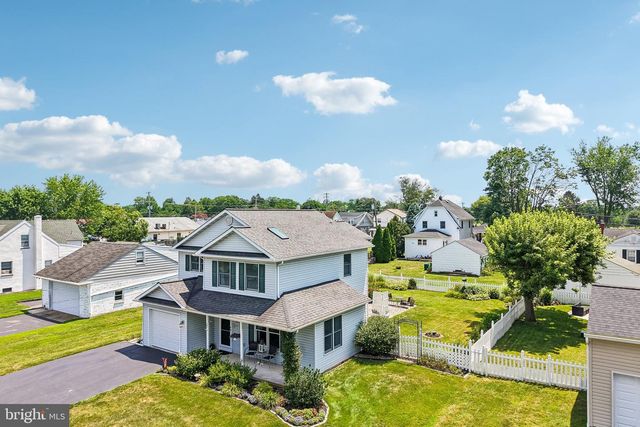 12 LAWN AVE, Norristown, PA 19403